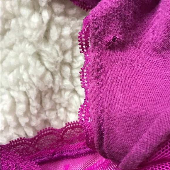 Bras and matching panties - Picture 3 of 4